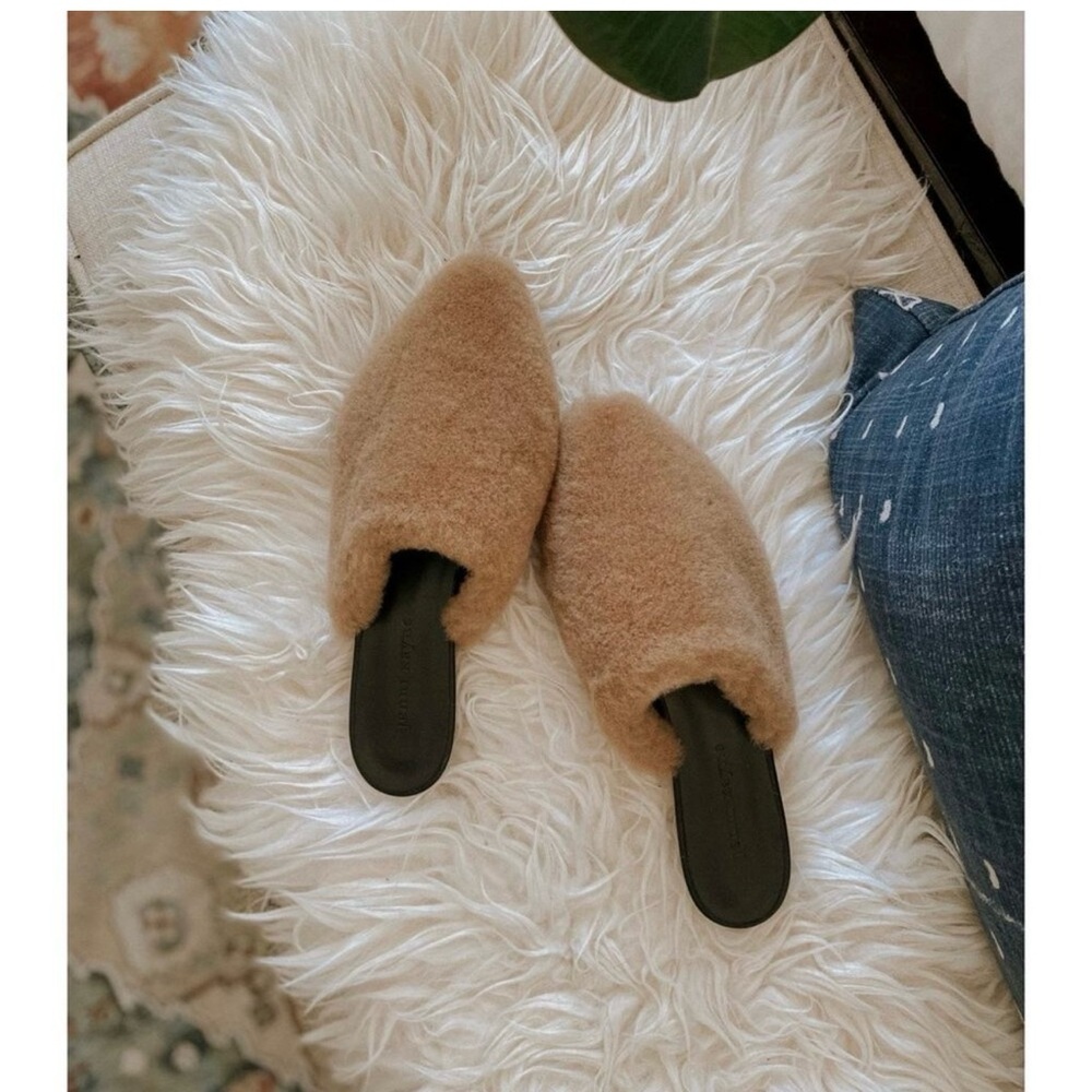 Jenni Kayne shearling mules in natural SIZE 36 NWT
Made in Italy - Picture 5 of 7